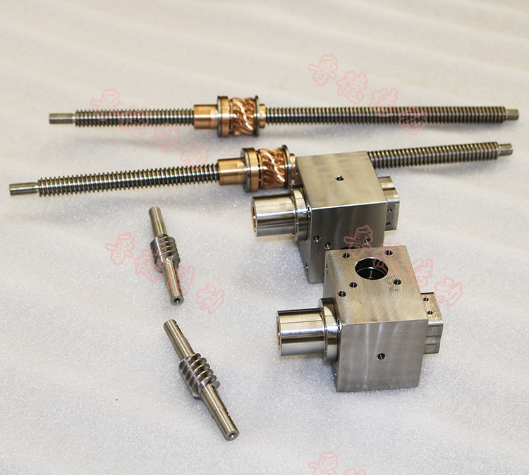 <strong>蝸輪絲杆升降機</strong>自鎖