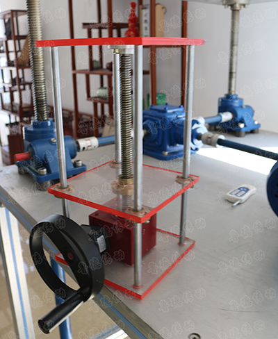 手（shǒu）動<strong>絲杆升降機</strong>